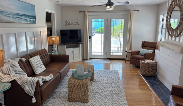 Steps to Beach - Prime Location Beach Bungalow – Beach Gear