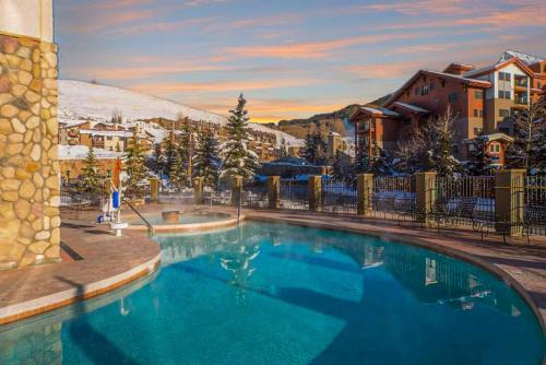 Studio 566 Near Resort with Hot Tub Pool