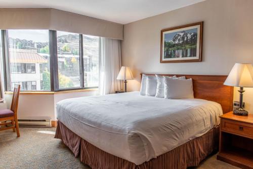 Studio by Resort with Pool Hot Tub Biking Trails
