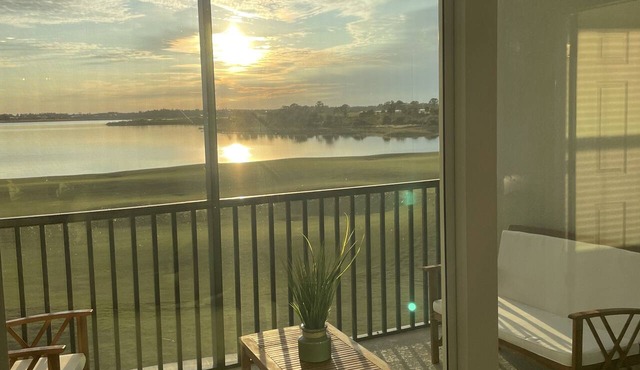 Stunning 10th Hole & Lake Views, Golf, Resort Amenities, Monthly Stays
