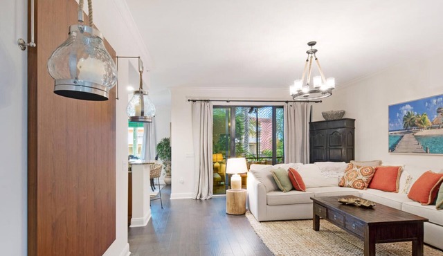 Stunning 2 bedroom- 2 bathroom Oasis in a Luxury Resort!