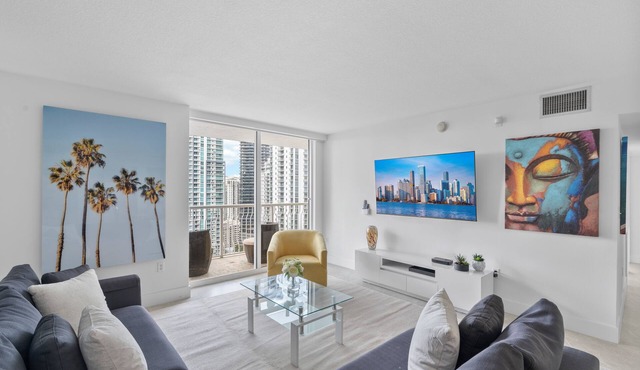 Stunning 3 Beds/2 Baths 34th Floor Corner Unit In Brickell- Pool/Fitness/Parking