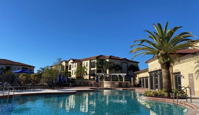 Stunning 3BR/2BA Condo in Naples