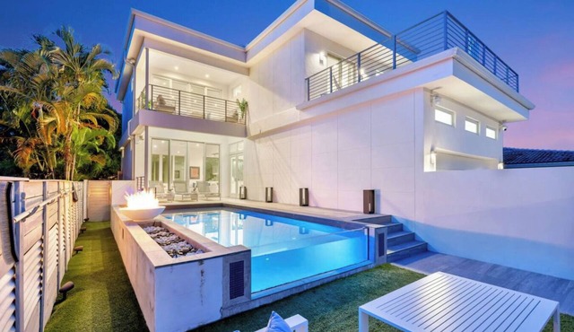 Stunning 3BR Villa W/Heated Pool Hollywood Beach