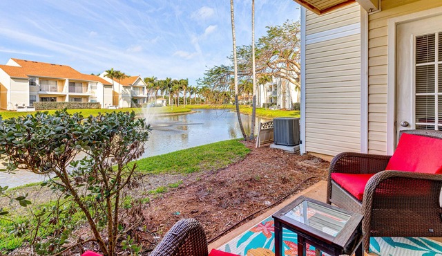 Stunning dog-friendly apartment with hot tub, pool, W/D, fitness room, & kitchen