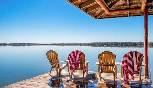 Stunning Views, Open Water, Hot Tub, 5 BR, 4 BA