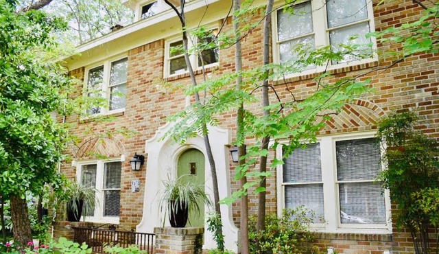 Stylish Flat on Brick Paved Road-Heart of Montrose