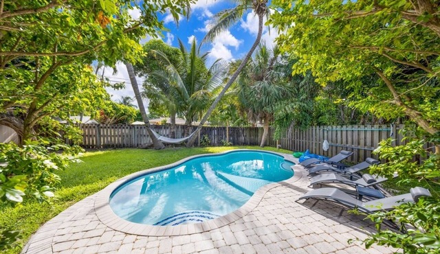 Stylish Fort Lauderdale Home - Pool, Comfort & Location