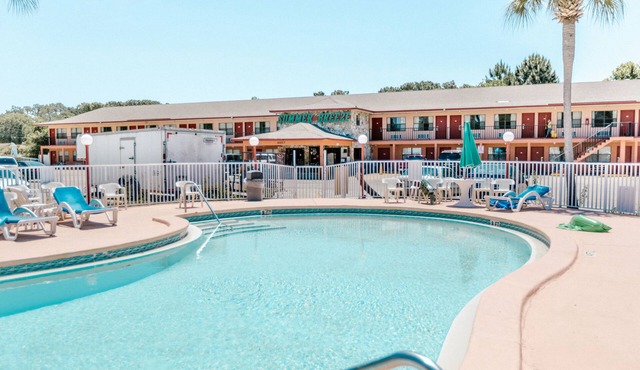 Summer Breeze Motel