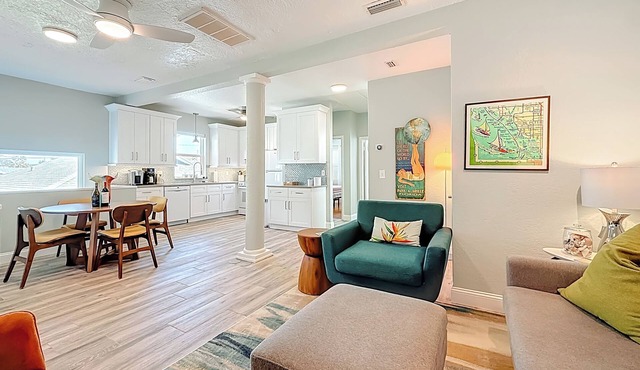 Sun, Sand & Serenity: Your Fully Renovated Pass-A-Grille Beach Retreat Awaits