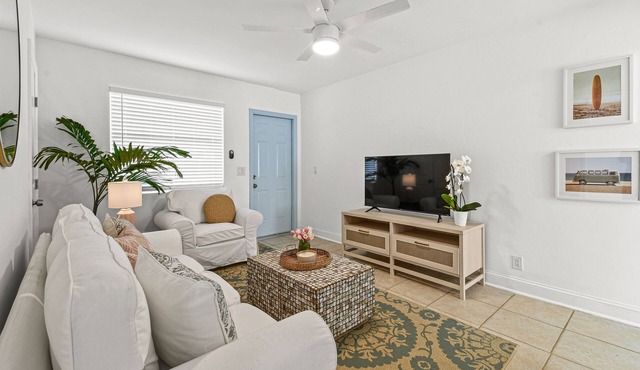 "Sunflower Cottage Apt" 2/1
