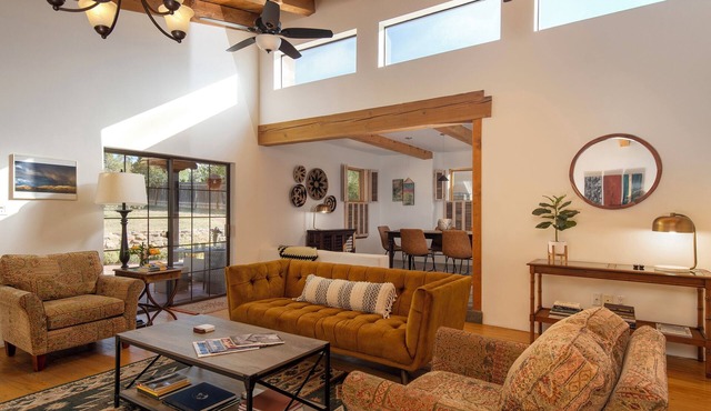 Sunlit 3 bedroom, enclosed dog friendly yard in quiet neighborhood