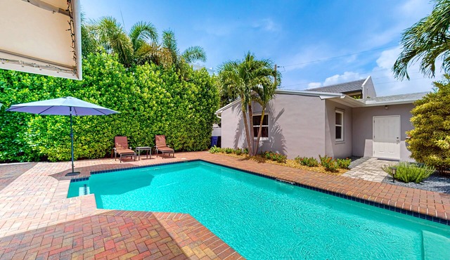 Sunny Fort Lauderdale Cottage with Private Pool Near the Beach