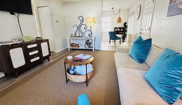 Sunny St. Pete ☀️ 2 King Beds 🛌 Close to Downtown & Beaches