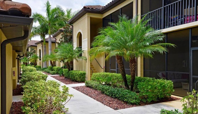 Sunshine and More! River Strand Golf and Country Club Veranda Vacation Home