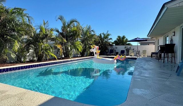 Sunshine Oasis with heated Saltwater pool