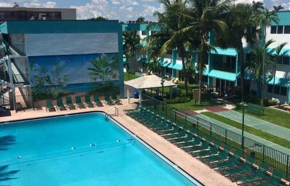 Surf Rider Resort
