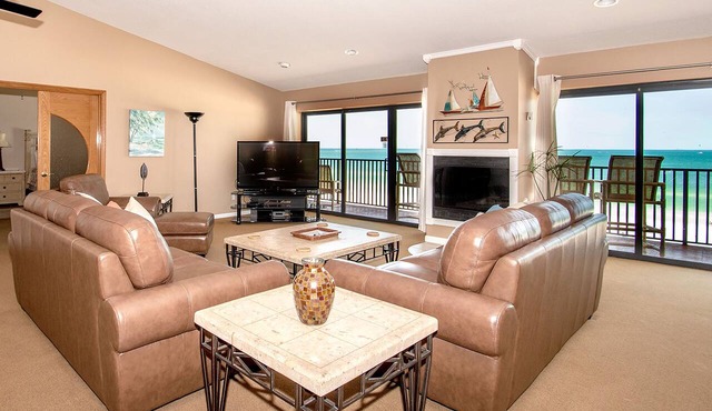 Surfside 601 - Oceanfront Penthouse - 4 Bedroom - 3.5 Bath