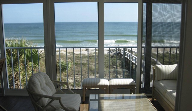 ! Sweeping Views of the Atlantic !