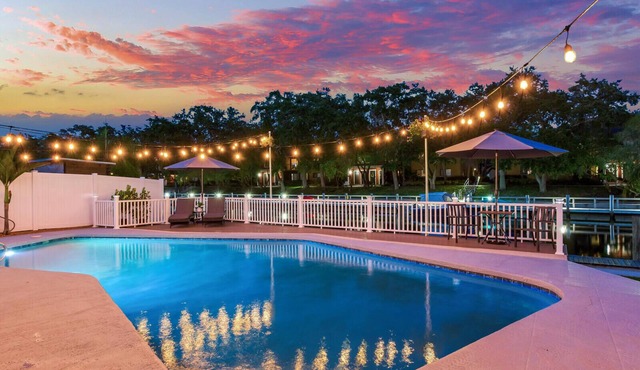 Tampa Villa w Private Dock Luxury Heated POOL & Hot tub