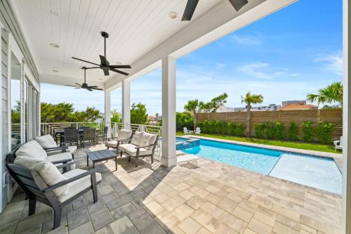 Tango Vista With Pool, Elevator, And Beach Views