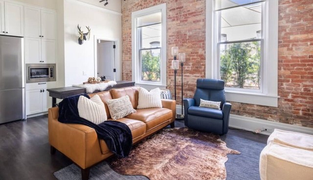 The Brent Lofts Southern Comfort 318