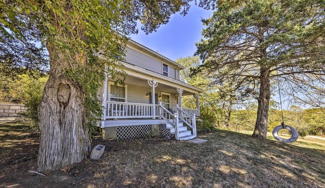 The Farmhouse (Unit B) at Deer Ridge Estate