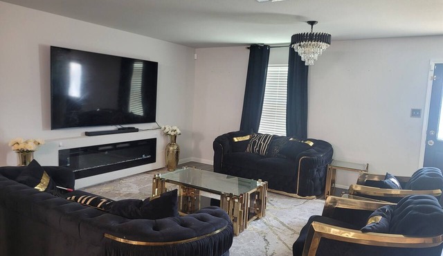 The Grand Haven 5BR 3BTR Family Retreat Sleeps 12. Spacious and Stylish