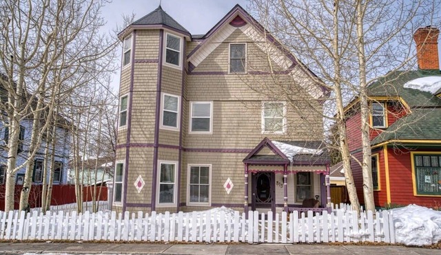 The Ice Palace — 5BR Victorian Sleeps 12, Walk to Downtown Leadville