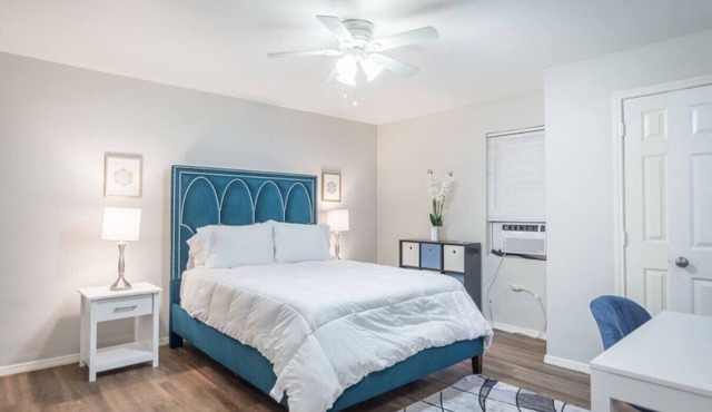 💚The Pecan 🧡Junior Suite Central McAllen Fast WiFi