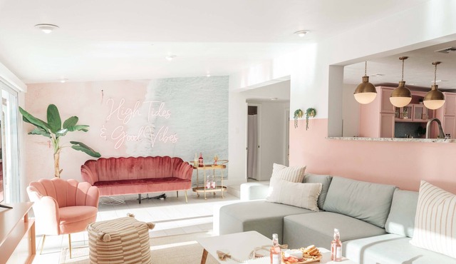 The Pink Flamingo