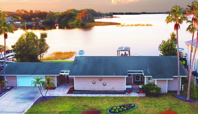 The Tarpon Table at Lake Tarpon - Where the lake sets the table!