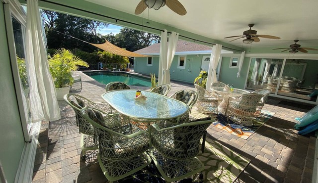 The West Wing with Saltwater Pool Adult only No pets