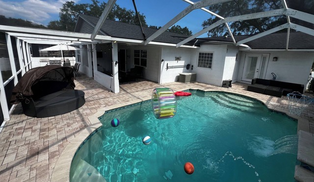 The White House - You do not need to leave the house to have an amazing vacation