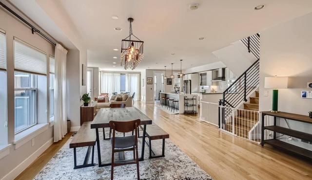 This house is a 5 bedroom(s), 4 bathrooms, located in Denver, CO.