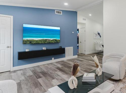 Three-Bedroom Villa with Private Jacuzzi and Game Room - Near Atlantic Ave