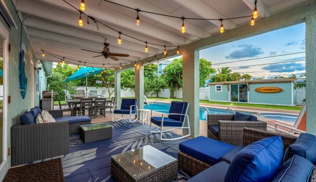 TIKI BLUE TWO: Family-sized beach house. Walk to Beach. Heated Pool & Hot Tub.