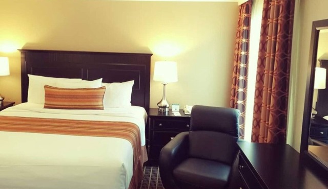 Timeless Studio at Wilshire Grand Hotel w Gym in West Orange