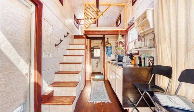 Tiny House On 5 Acres 20 min from Downtown Austin in Del Valle