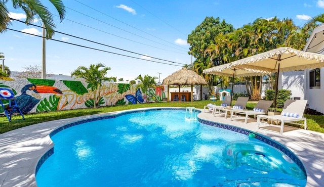 Toucan Tiki Retreat | Coastal Modern - Heated Pool