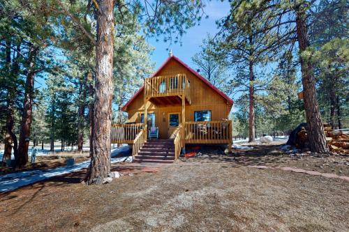 Tranquil Wet Mtn Cabin w/Views on 3 Acres!