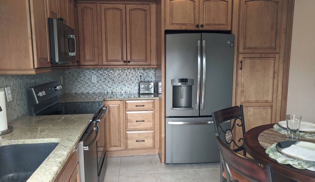 Tree Top Charming villa with 2 bedrooms and WiFi, AC in marvelous Clearwater