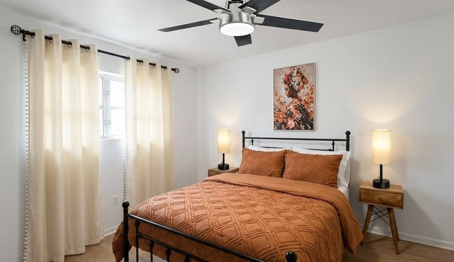 Trendy 1BR Steps to Lake Eola - Thornton Park