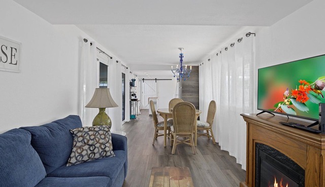 Tropical Privacy, Full kitchen, Screened Lanai, Covered Parking, Fenced Yard