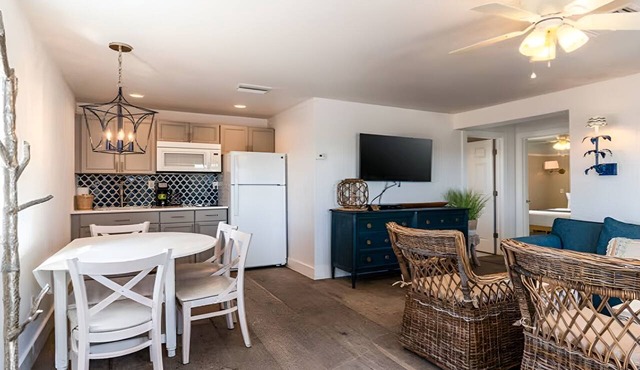 Tropical Relaxation! 2BR Cottage w/Kitchen | Pools | Parking | Private Beach!