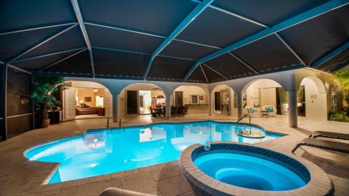 Tropicana - PoolSpa large south Terrace Boatlift