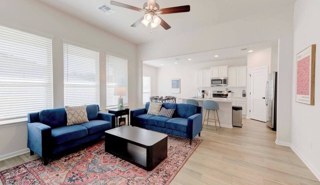 Troy Gem: Stylish & Central Stay