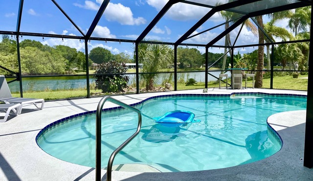 Turquoise Turtle - Private Heated Pool: Relax & Enjoy