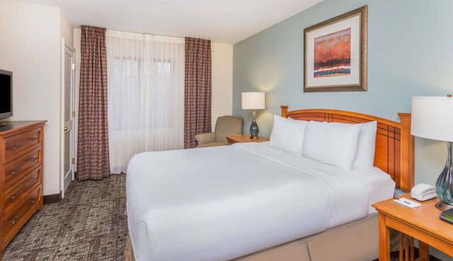 Two Spacious 2BR Suites with Full Kitchens, Free Breakfast! Pool, Pets Allowed! in Atlanta