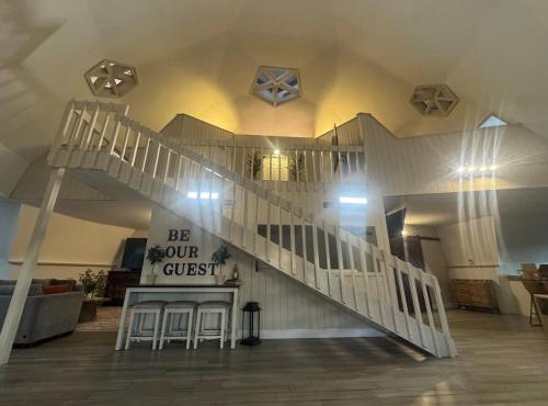 Unique Dome Home - 4BR Getaway - Springs -Daytona - Skydiving
